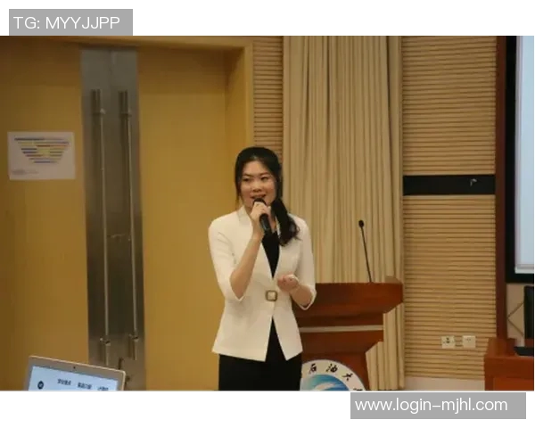 周芳畅谈和平精英职业生涯中的挑战与成长经历